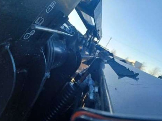 2016 MacDon FD75 Header - Image 13