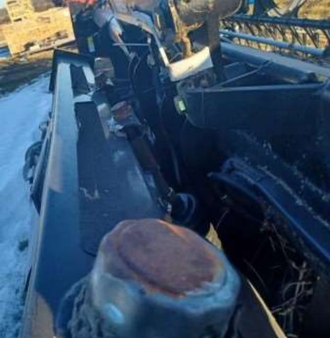 2016 MacDon FD75 Header - Image 9