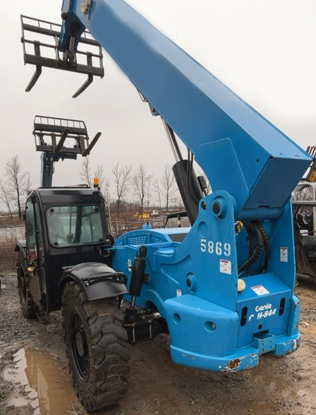 2017 Genie GTH-844 Telehandler - Image 3