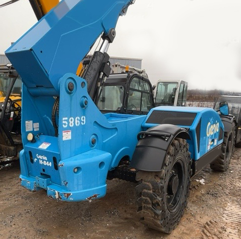 2017 Genie GTH-844 Telehandler - Image 4