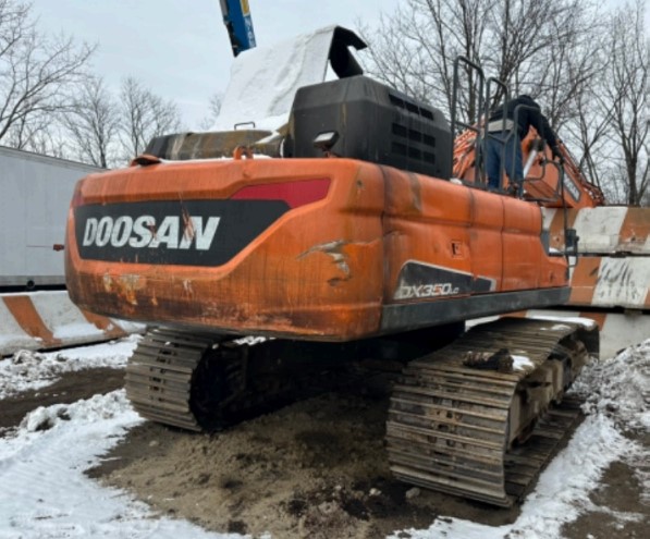 2017 Doosan DX350LC Excavator - Image 2