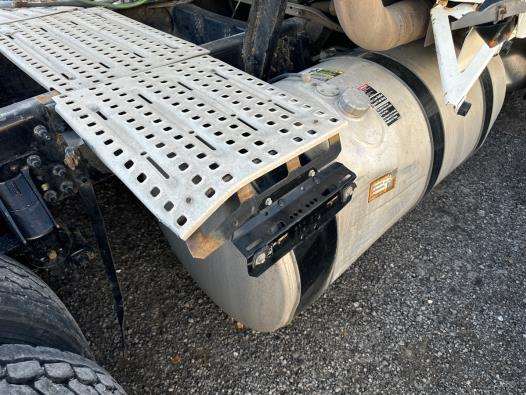 2019 Volvo VNL - Image 10