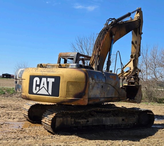 Caterpillar 320 Excavator - Image 4