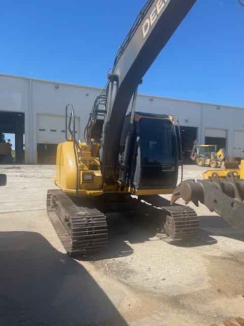 2011 John Deere FF135DX Excavator - Image 3