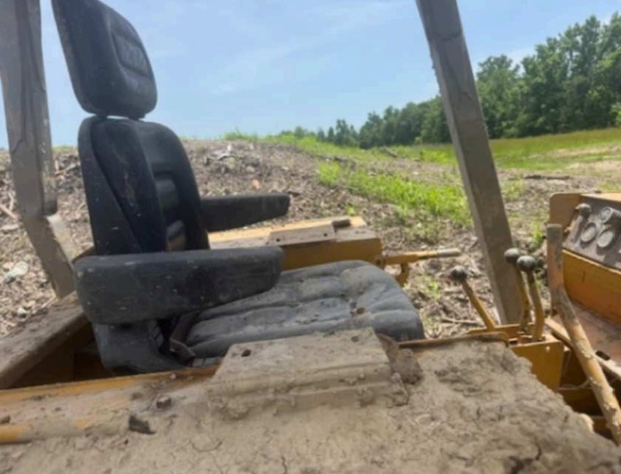 1987 Case 850D Dozer - Image 7