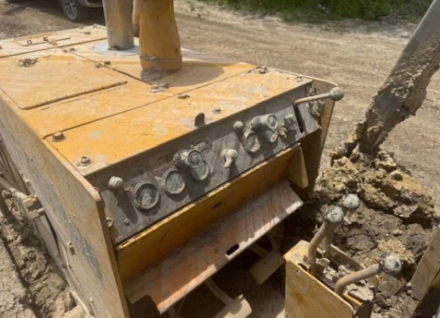 1987 Case 850D Dozer - Image 9