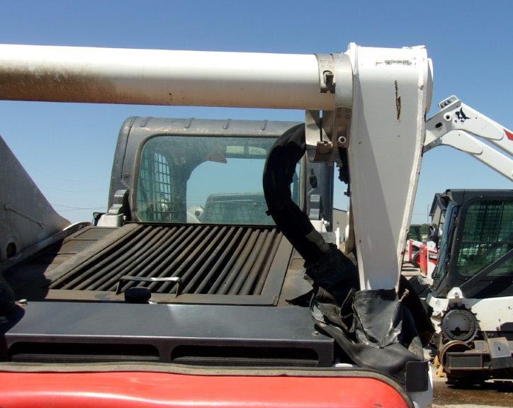 2018 Bobcat T870 Skid Steer - Image 11