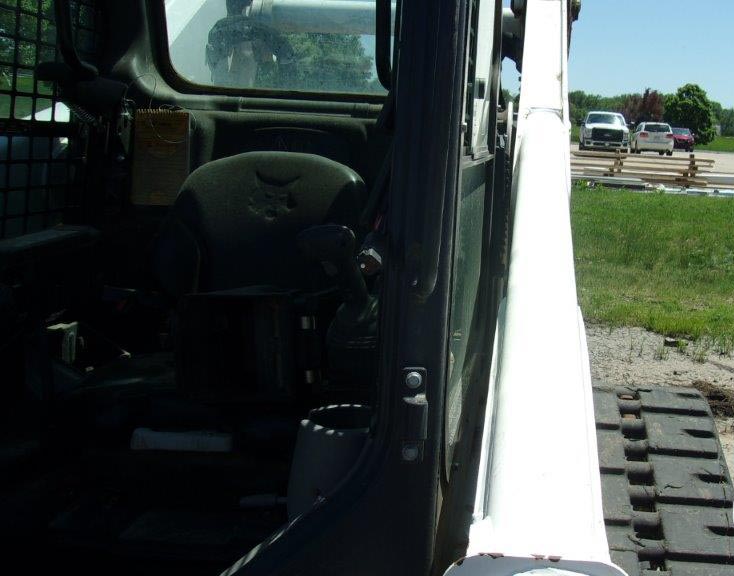 2018 Bobcat T870 Skid Steer - Image 28