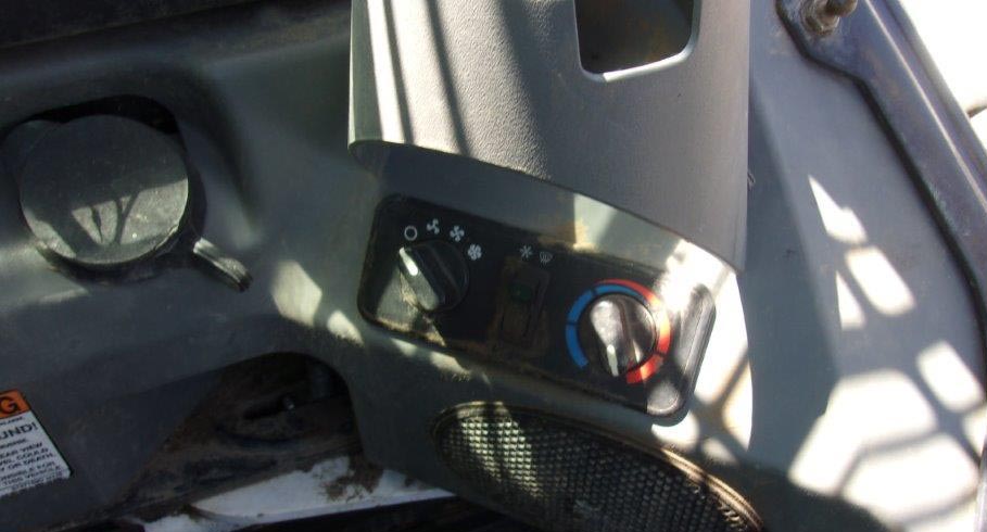 2018 Bobcat T870 Skid Steer - Image 36