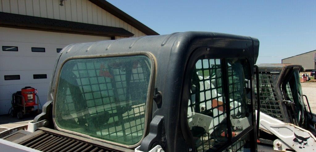 2018 Bobcat T870 Skid Steer - Image 9