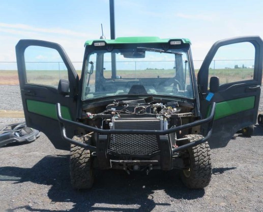 2024 John Deere 835M Utility Vehicle - Image 12