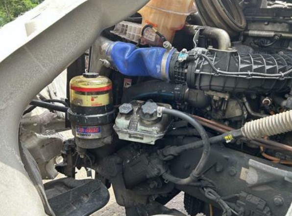 2022 Freightliner Cascadia - Image 10