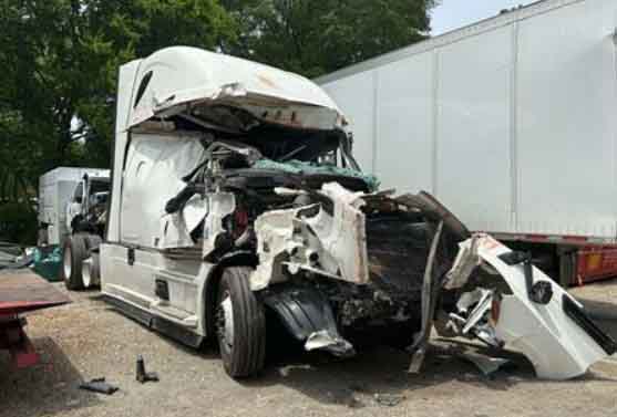 2022 Freightliner Cascadia - Image 3