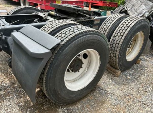 2022 Freightliner Cascadia - Image 6