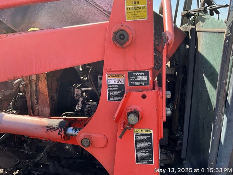 2000 Kubota M6800 Tractor - Image 9