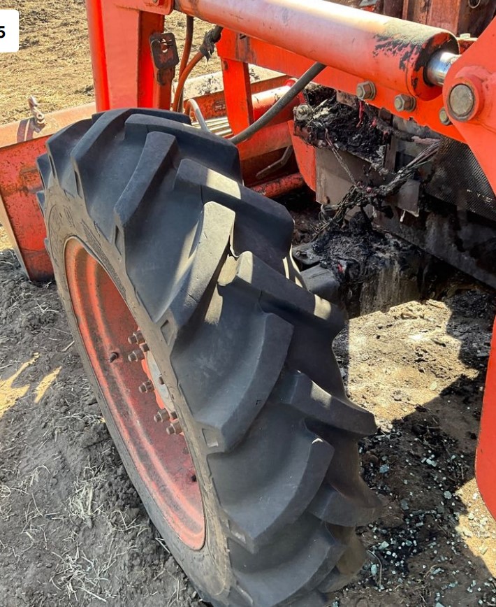 2000 Kubota M6800 Tractor - Image 13