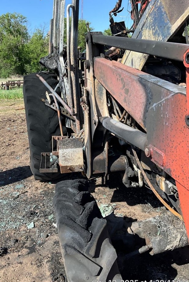 2000 Kubota M6800 Tractor - Image 14