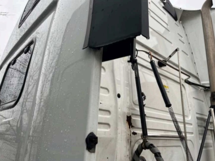 2019 Volvo VNL - Image 16