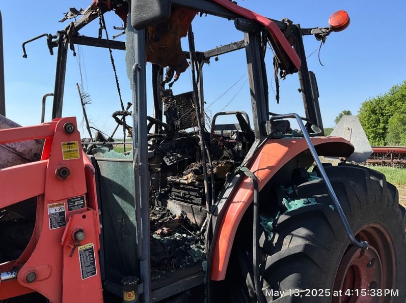 2000 Kubota M6800 Tractor - Image 7