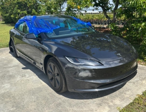 2025 Tesla Model 3 - Image 9