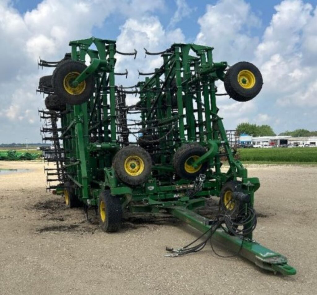 [Auction]: 2025 John Deere 2230FH Floating Hitch Field Cultivator ...