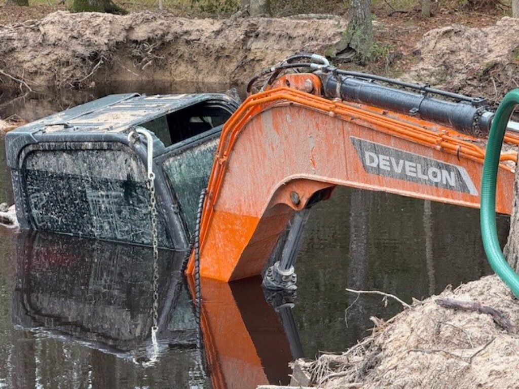 [Auction]: 2024 Develon DX89R-7 Excavator | Texas | damaged | CAG