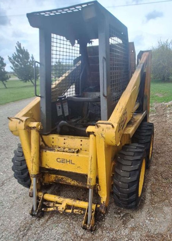 1998 Gehl 4625 Skid Steer - Image 4