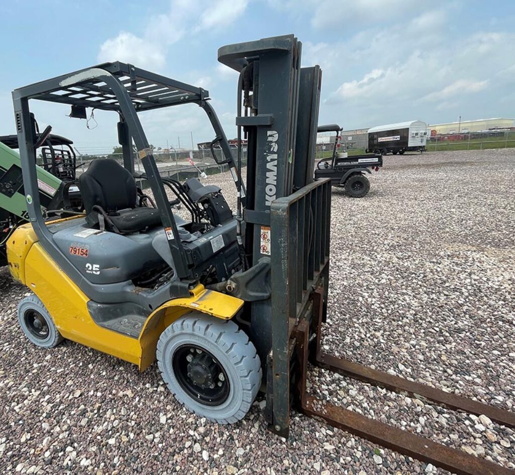 [Auction]: 2020 Komatsu FG25T-16 Lift | est. 1339 hours miles | used | CAG