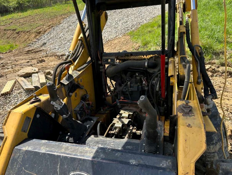 2003 John Deere 250 Skid Steer - Image 14