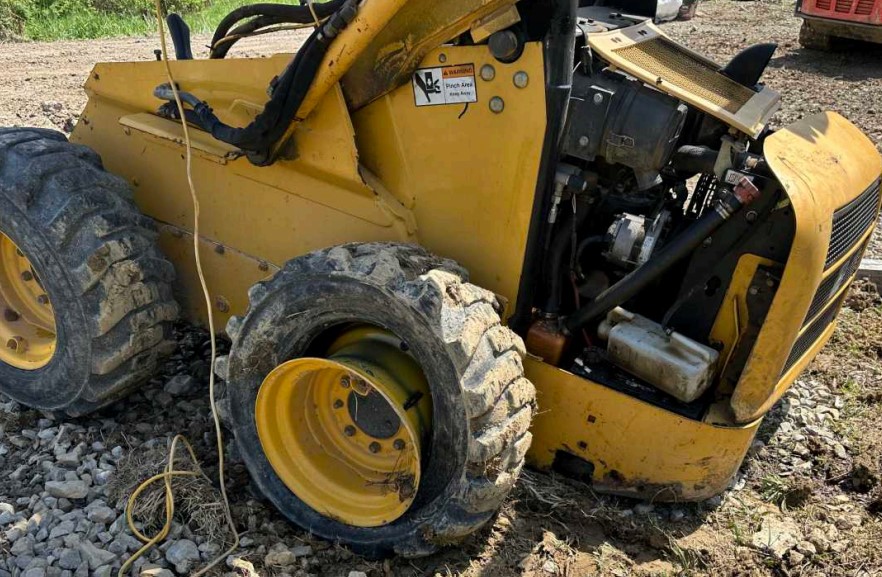 2003 John Deere 250 Skid Steer - Image 7