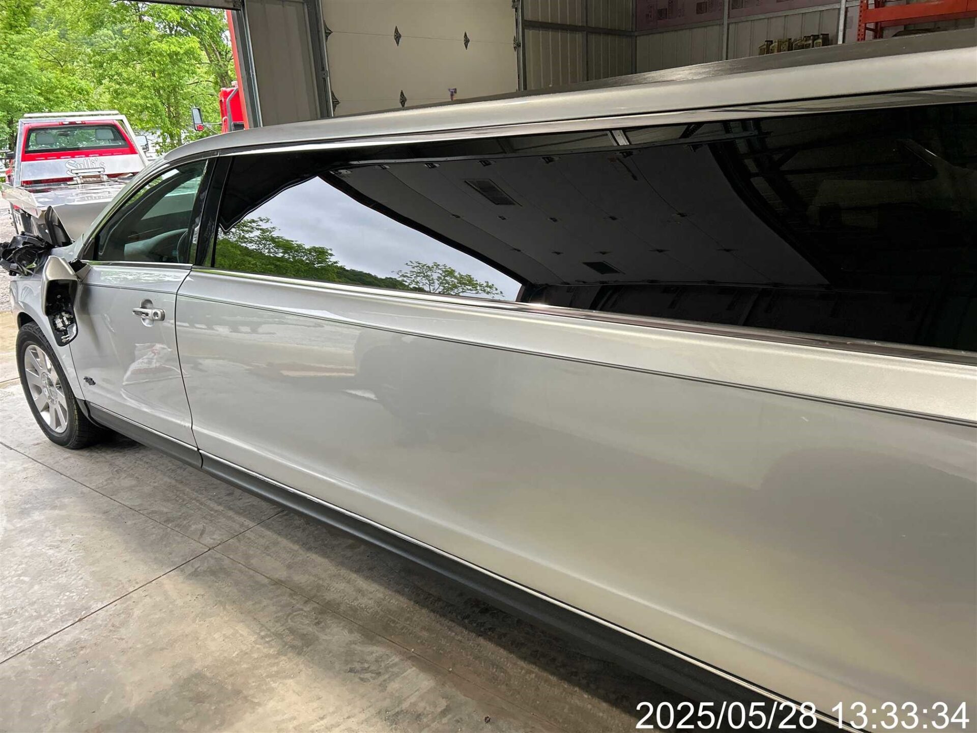 2014 Lincoln MKT Royale Conversion Limo - Image 4