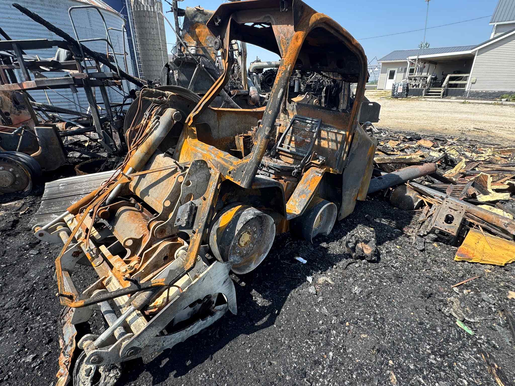 2014 Volvo MC85C Skid Steer - Image 3