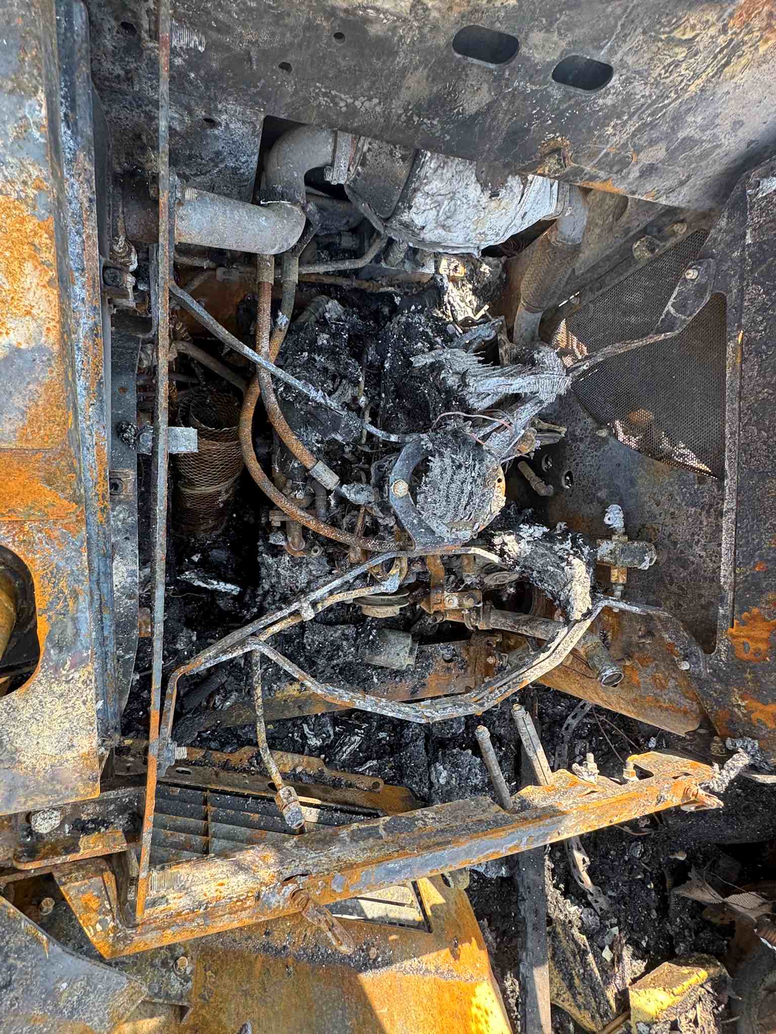 2014 Volvo MC85C Skid Steer - Image 2