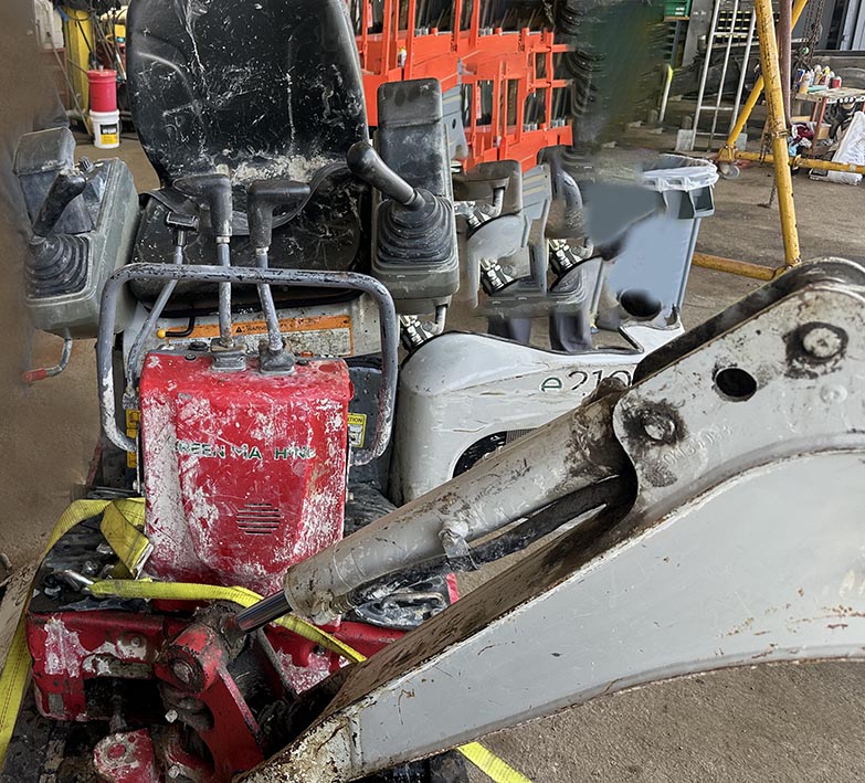 2021 Green Machine E210 Excavator - Image 2