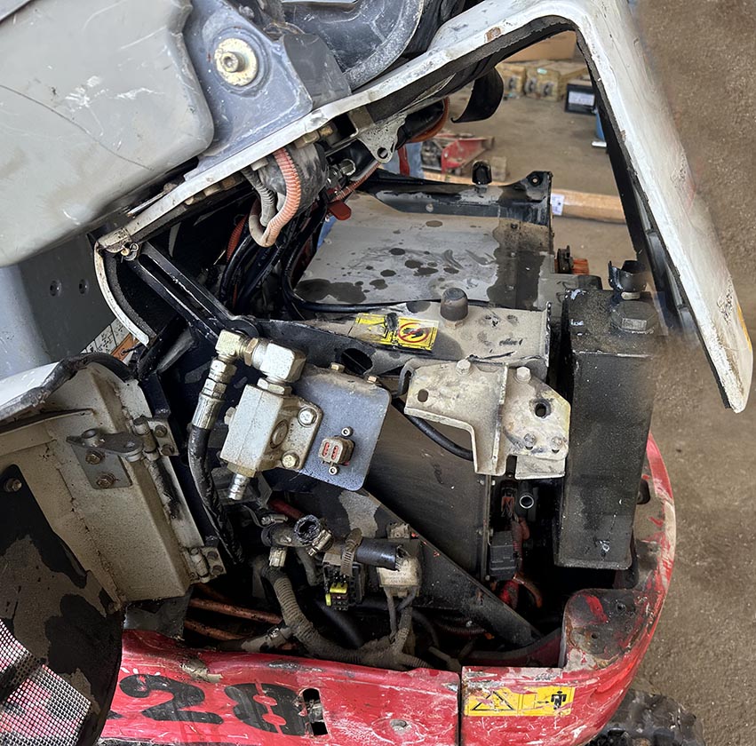 2021 Green Machine E210 Excavator - Image 5