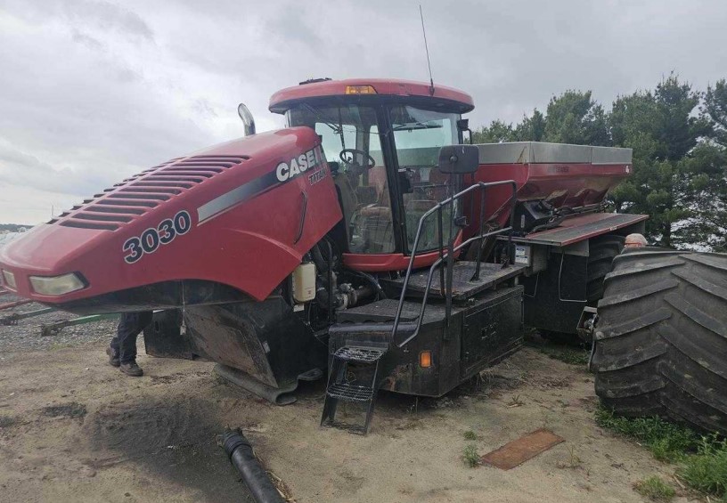 [Auction]: 2012 CASE IH Titan 3030 Spreader | est 3596 hours miles ...