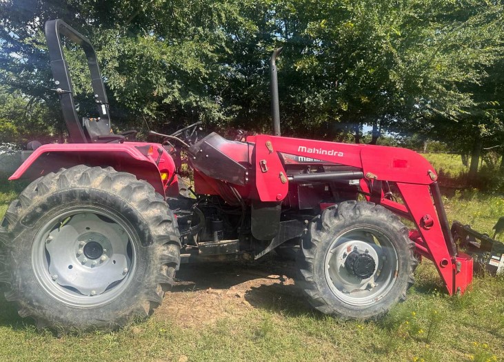 2019 Mahindra 5555 Tractor with 5565 Loader - Image 4