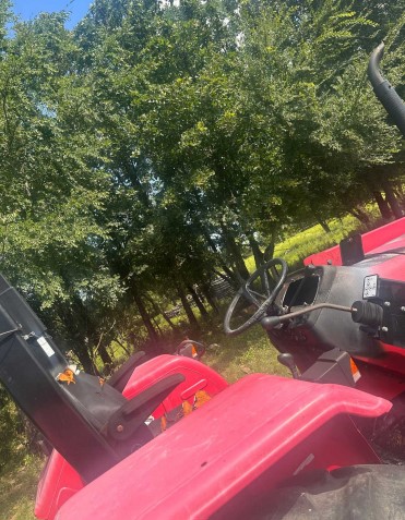 2019 Mahindra 5555 Tractor with 5565 Loader - Image 6