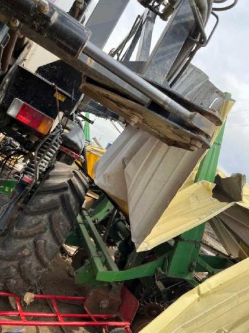 John Deere 7000 6-Row Planter - Image 11