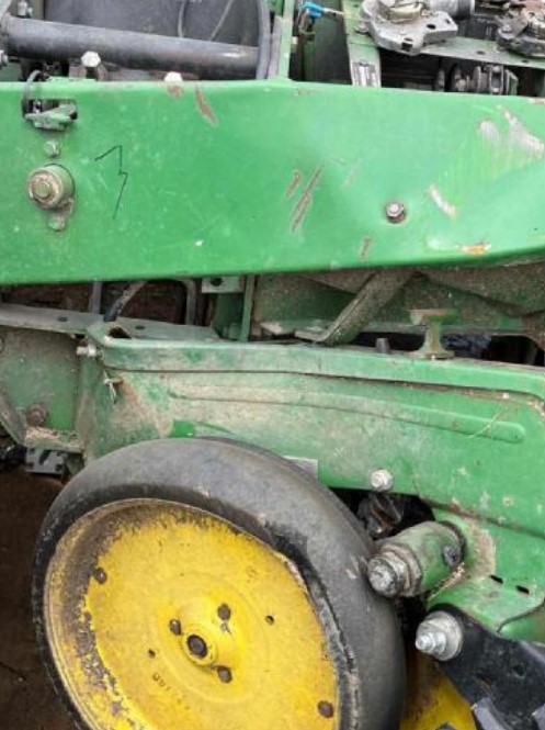 John Deere 7000 6-Row Planter - Image 12