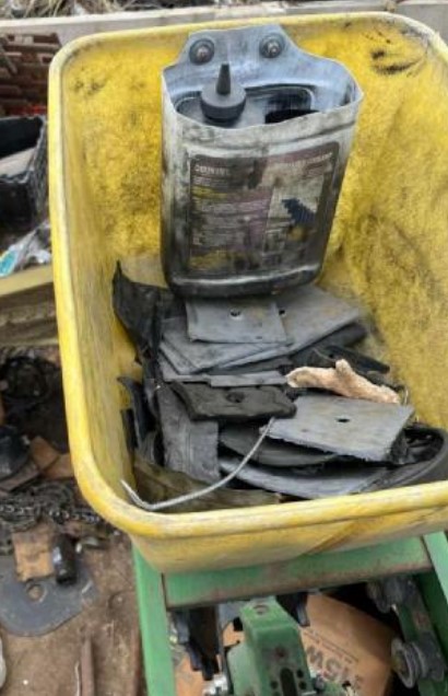 John Deere 7000 6-Row Planter - Image 13