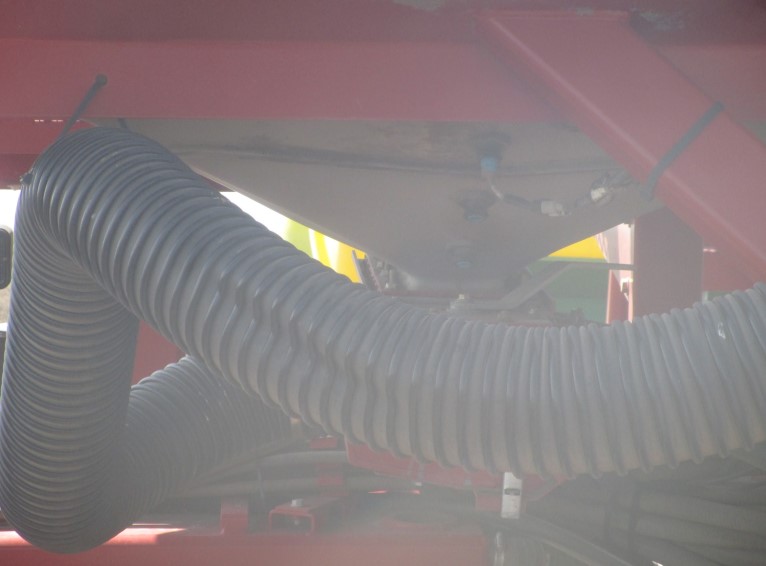 2012 Case IH 1250 24 Row Corn Planter - Image 13