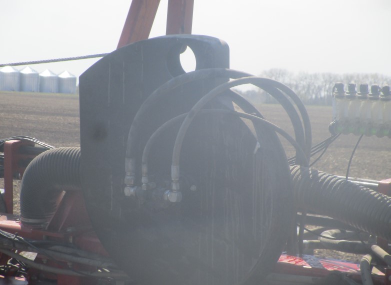 2012 Case IH 1250 24 Row Corn Planter - Image 14