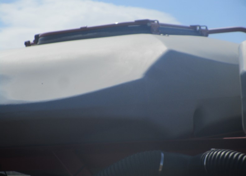 2012 Case IH 1250 24 Row Corn Planter - Image 4