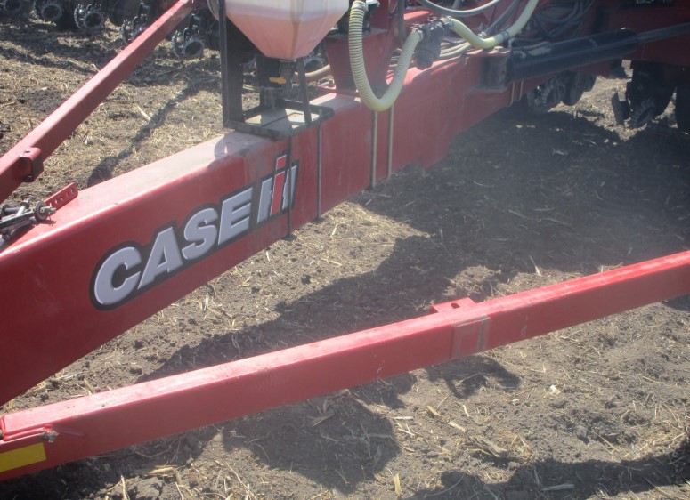 2012 Case IH 1250 24 Row Corn Planter - Image 5