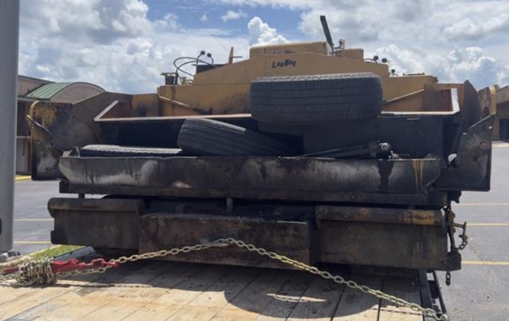 2004 LeeBoy 1000D Paver - Image 2