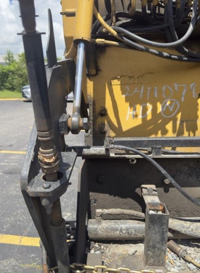 2004 LeeBoy 1000D Paver - Image 15