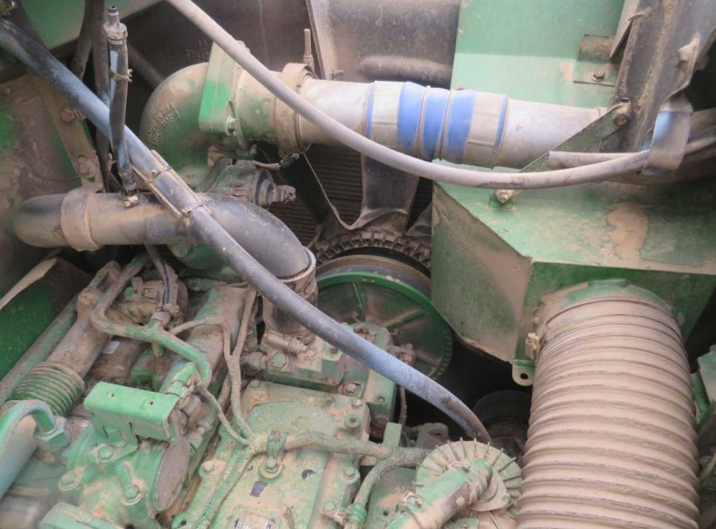 2013 John Deere S670 Combine - Image 13