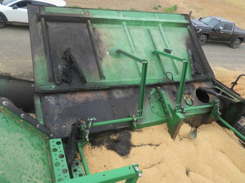 2013 John Deere S670 Combine - Image 19