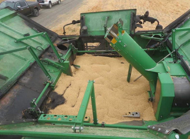 2013 John Deere S670 Combine - Image 20